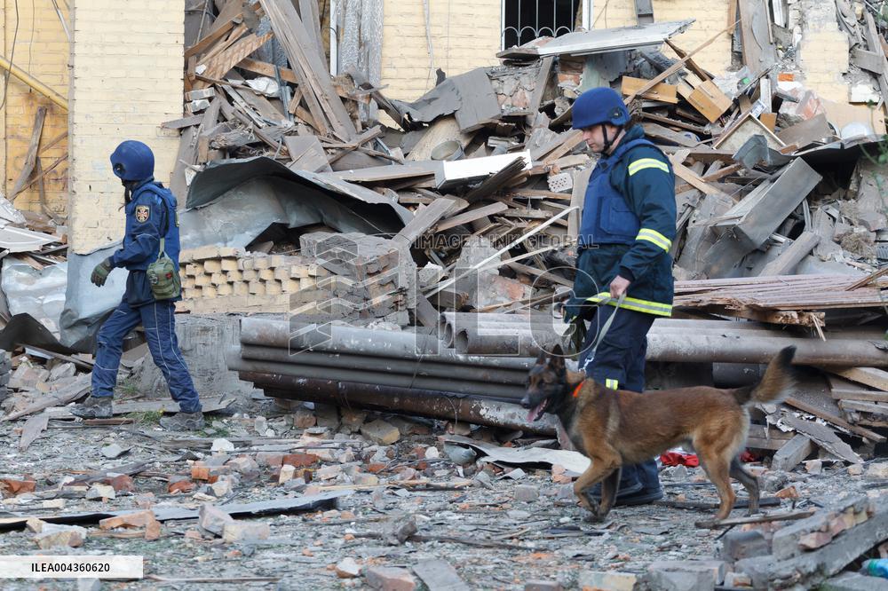 Russian troops launch massive overnight strike on Kyiv