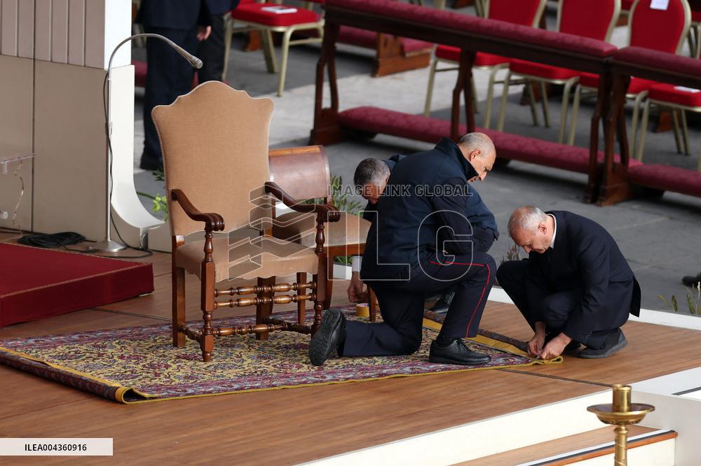 The faithful and priests wait on the steps of St Peter s Basilica for the Funeral of Pope Francis