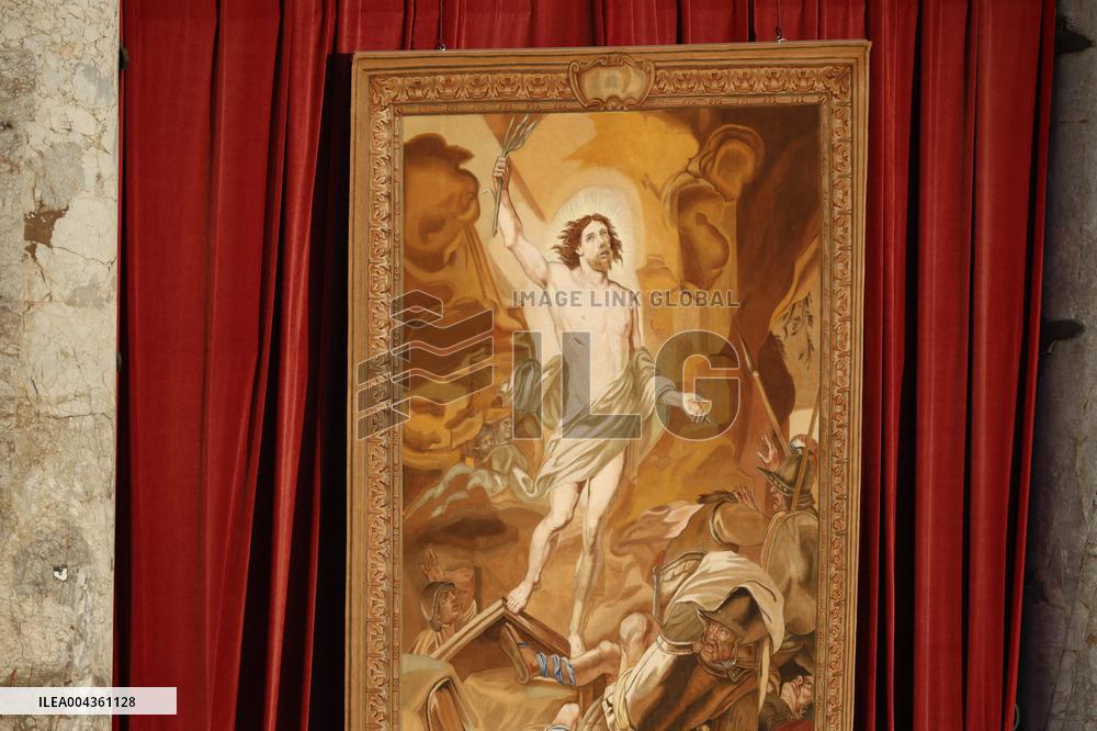 Faithful, Priests and Cardinals arrive for the Funeral of Pope Francis - Vatican