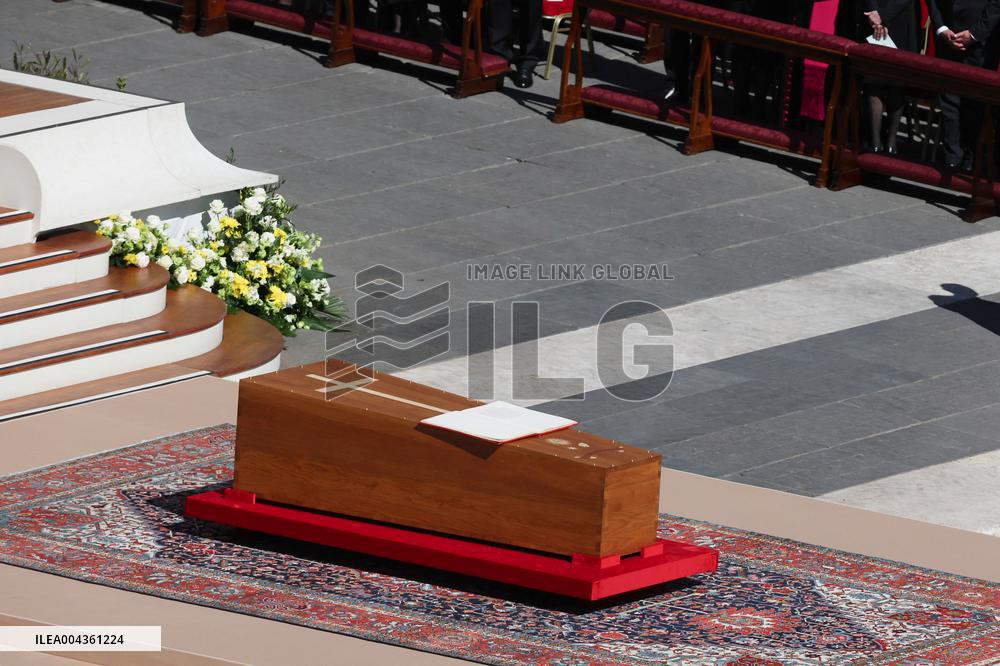 The Coffin Of Pope Francis Leaving St. Peters Basilica - Vatican