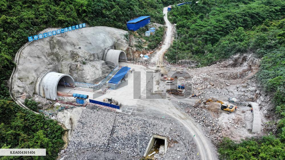 Guangxi Rongfu Expressway Tunnel Connection