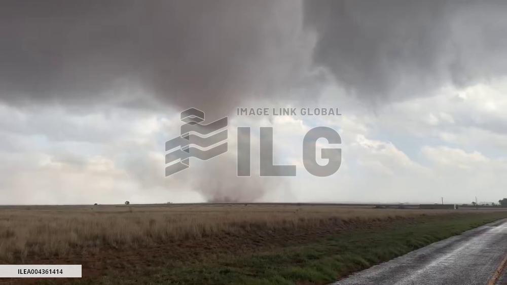 US: Large Dusty Tornado Touches Down in Sudan, Northwest Texas