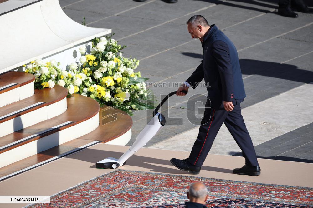 Last preparations before the funeral ceremony of Pope Francis - Vatican
