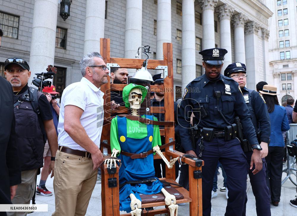 Luigi Mangione at the Federal Court - NYC