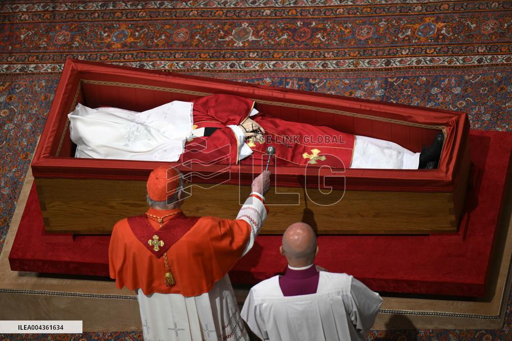 The Casket Of Pope Francis Is Sealed - Vatican