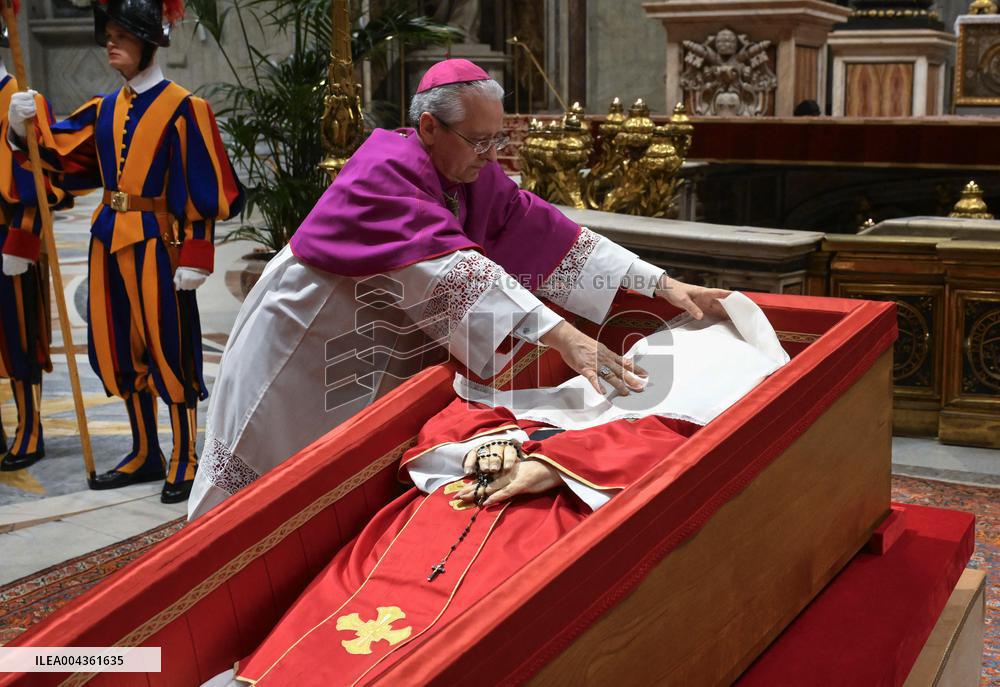 The Casket Of Pope Francis Is Sealed - Vatican