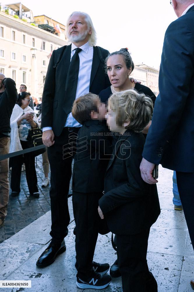 Julian Assange And Family At Pope Francis Funeral - Vatican