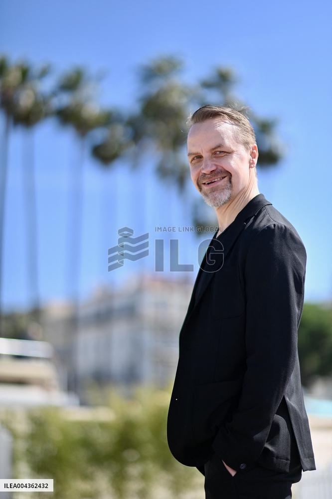 8th Canneseries - L Over Photocall