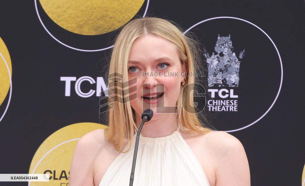 ichelle Pfeiffer Handprints and Footprints Ceremony - LA