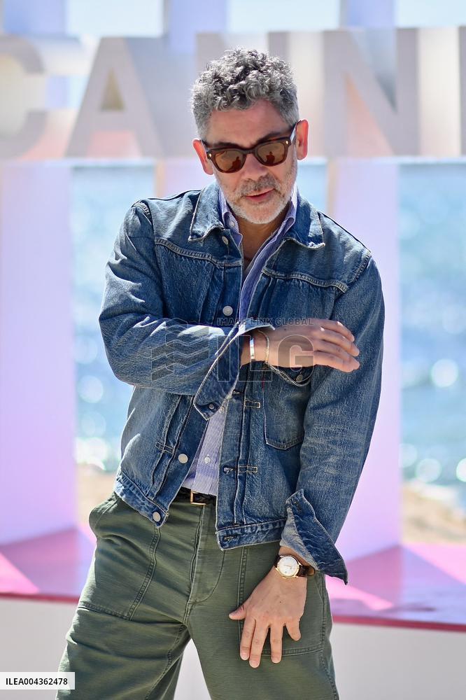 8th Canneseries - A La Poursuite Du Rougail Saucisses Photocall -