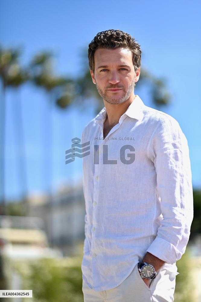 8th Canneseries - Ici Tout Commence Photocall
