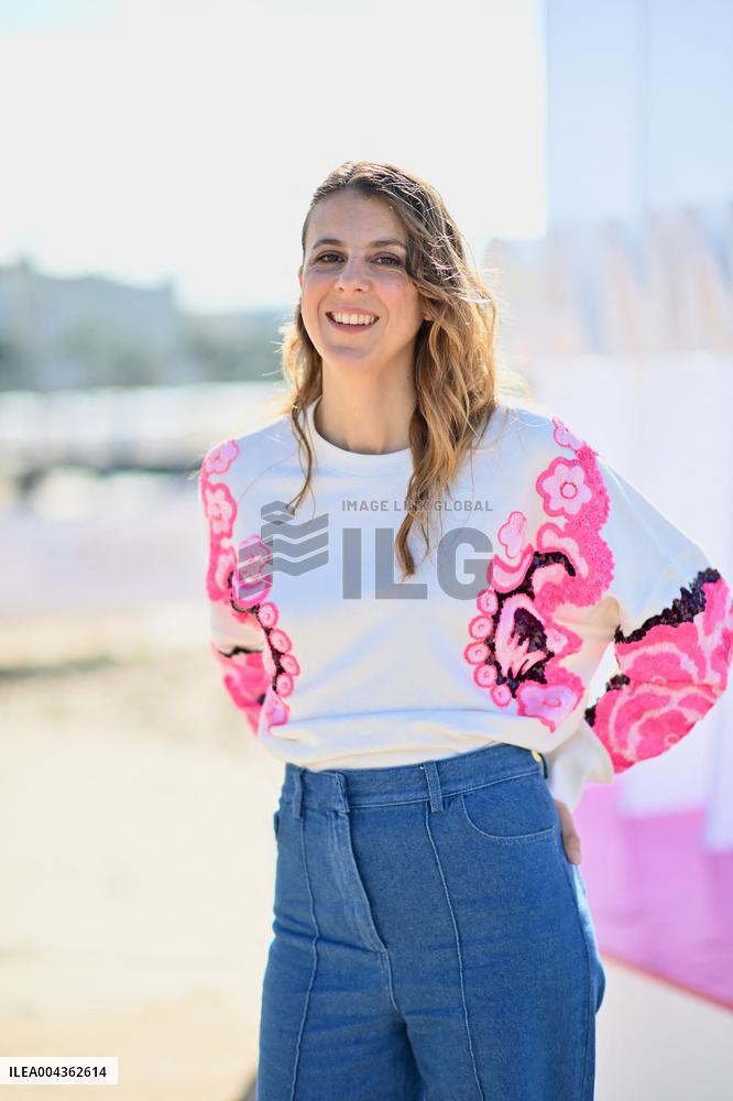 8th Canneseries - Aspergirl Photocall