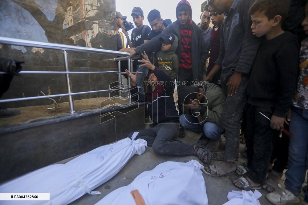 Al-Shifa Hospital Hosts Mass Mourning - Gaza