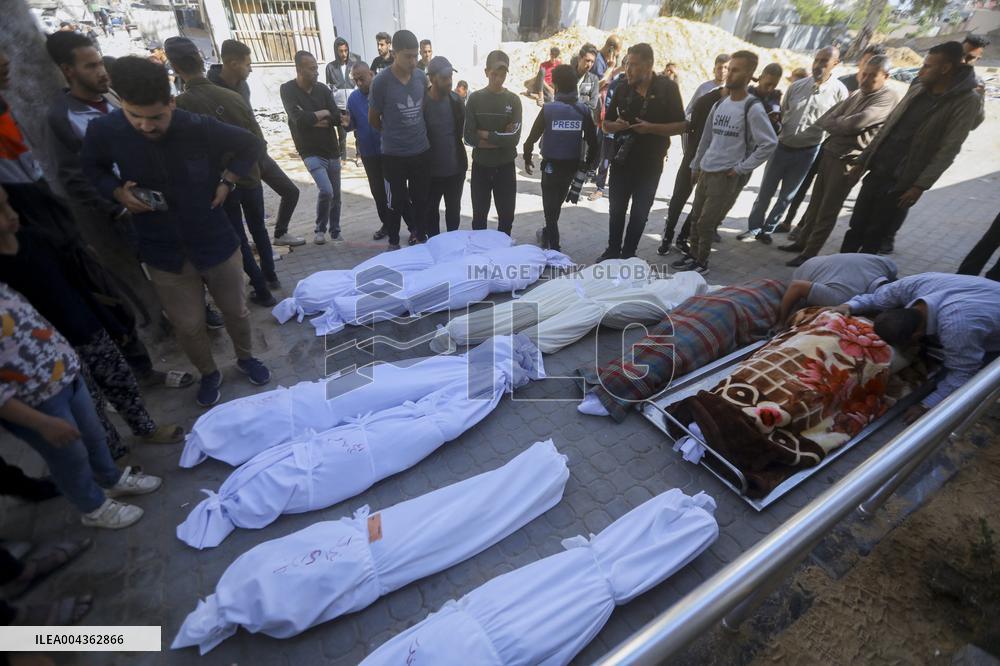 Al-Shifa Hospital Hosts Mass Mourning - Gaza