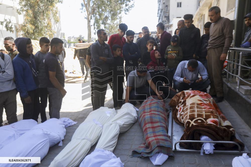 Al-Shifa Hospital Hosts Mass Mourning - Gaza