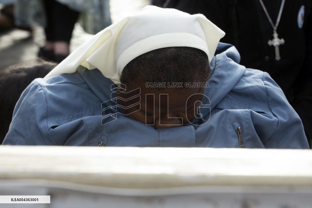 Faithful Faces At The Funeral Of Pope Francis - Vatican