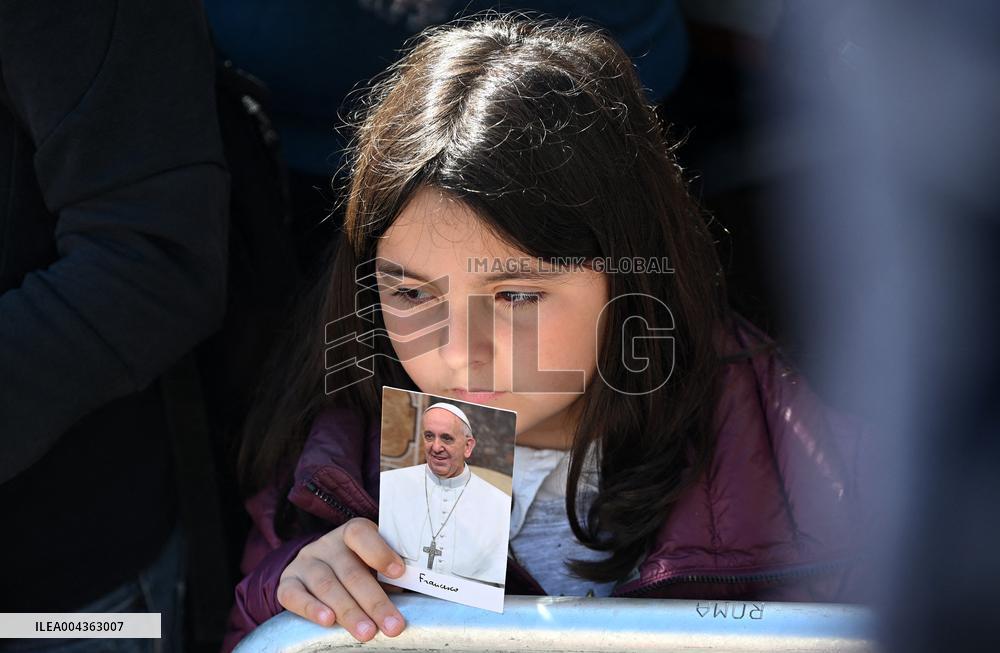 Faithful Faces At The Funeral Of Pope Francis - Vatican
