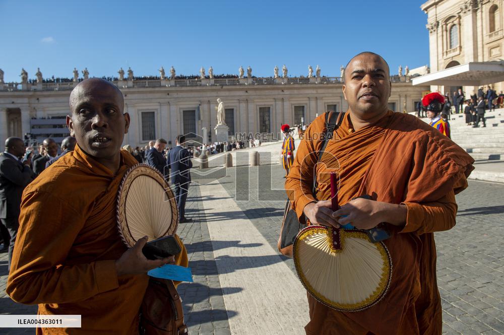 Faithful Faces At The Funeral Of Pope Francis - Vatican