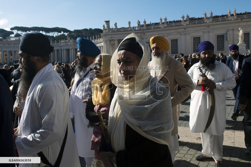 Faithful Faces At The Funeral Of Pope Francis - Vatican