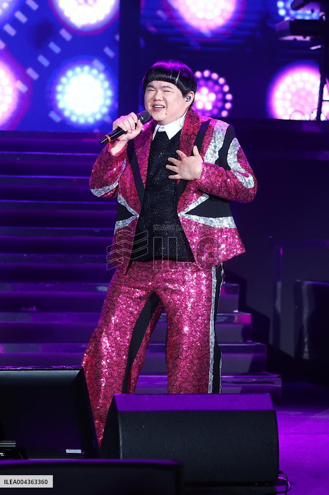 Taiwanese singer Lin Yu Qun