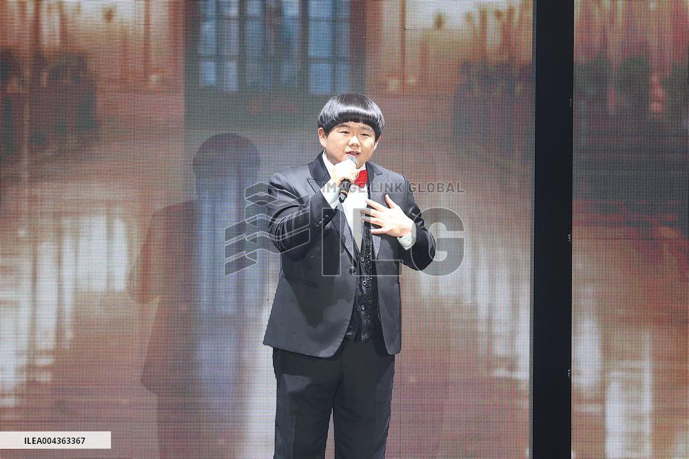 Taiwanese singer Lin Yu Qun