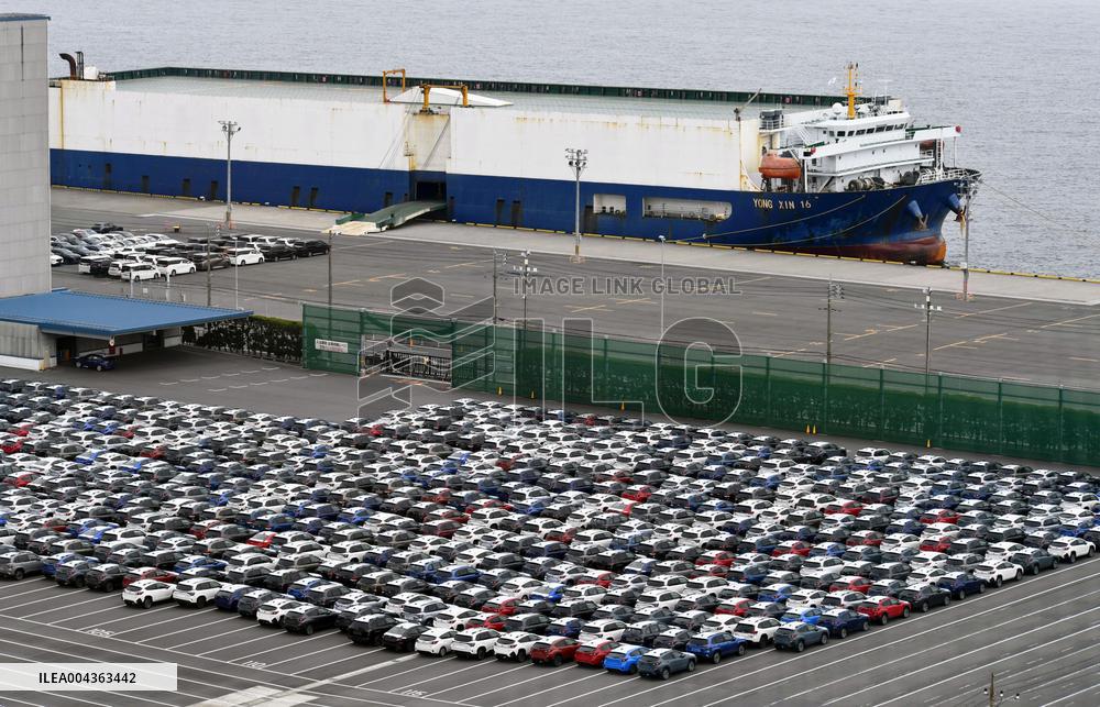 Foreign-bound vehicles