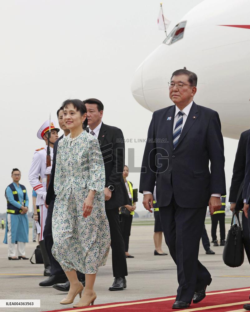 Japan PM Ishiba arrives in Hanoi