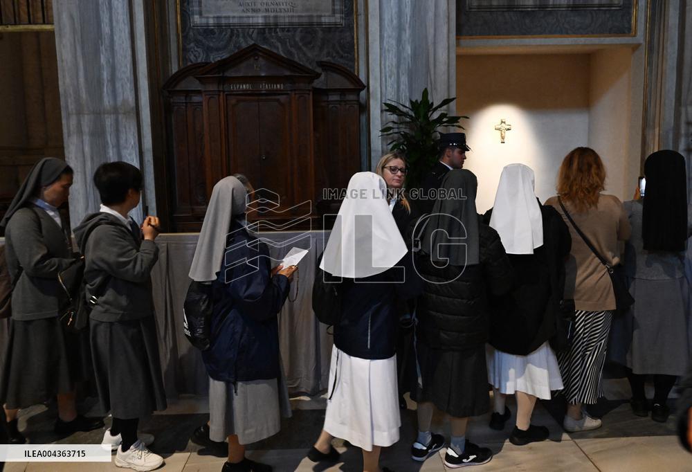 Tomb Of Pope Francis At Santa Maria Maggiore Basilica - Rome