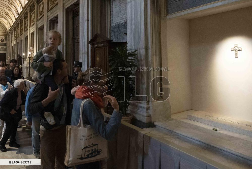 Tomb Of Pope Francis At Santa Maria Maggiore Basilica - Rome