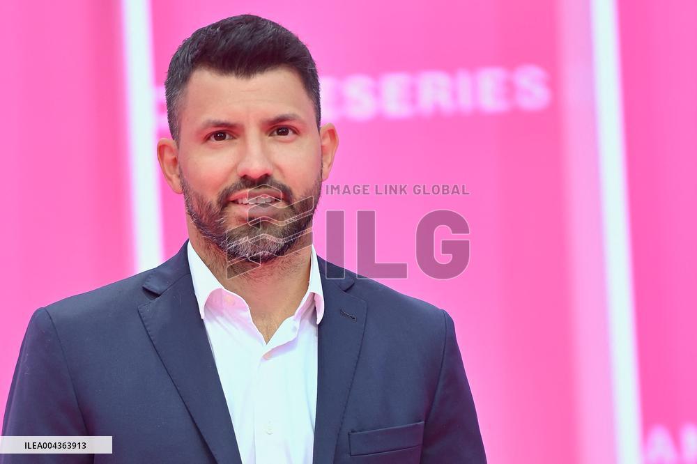 8th Canneseries - Pink Carpet
