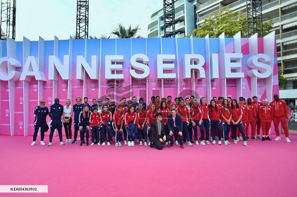 8th Canneseries - Pink Carpet