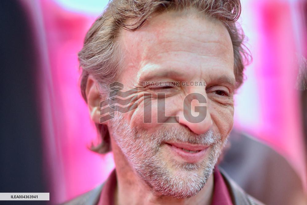 8th Canneseries - Pink Carpet