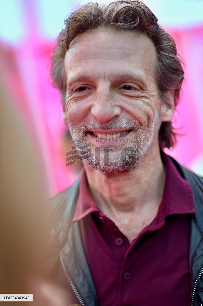 8th Canneseries - Pink Carpet