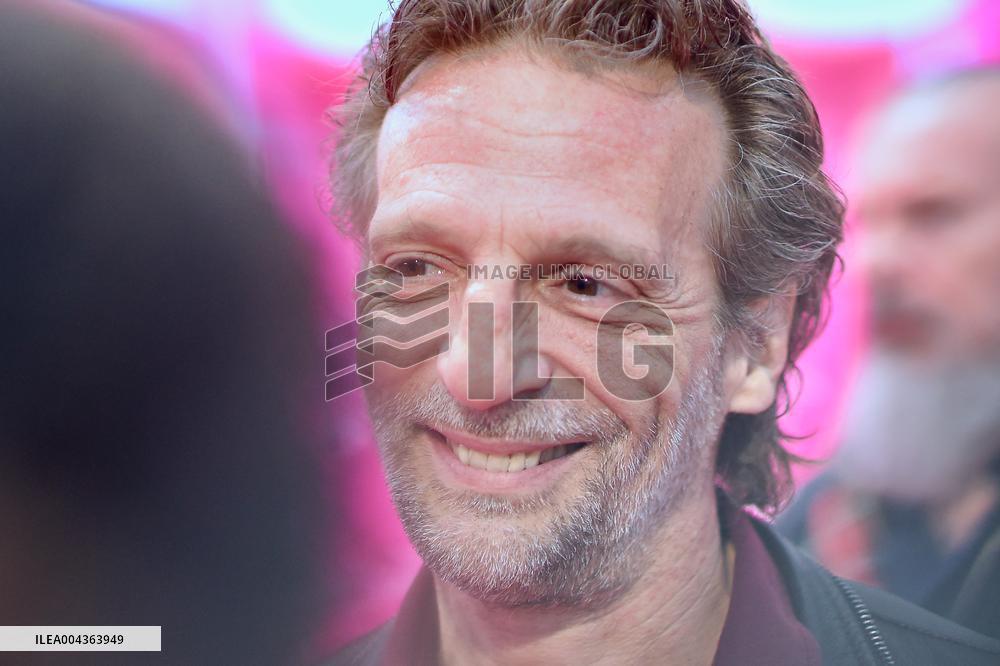 8th Canneseries - Pink Carpet