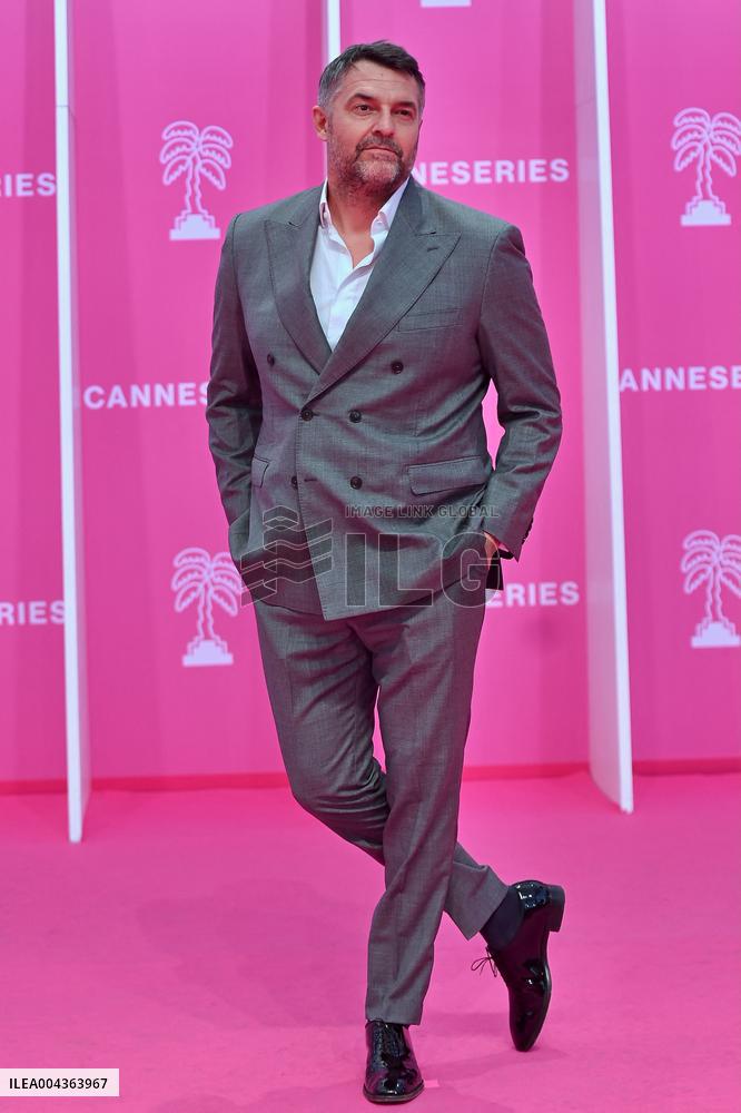 8th Canneseries - Pink Carpet