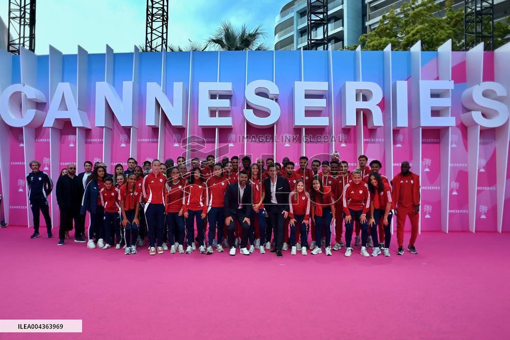 8th Canneseries - Pink Carpet