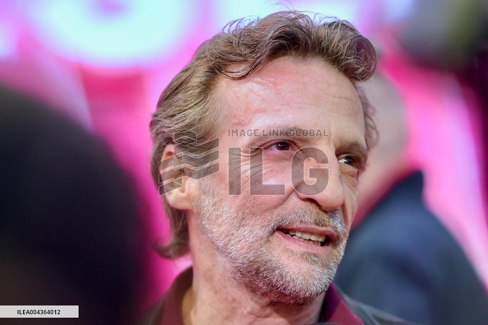 8th Canneseries - Pink Carpet