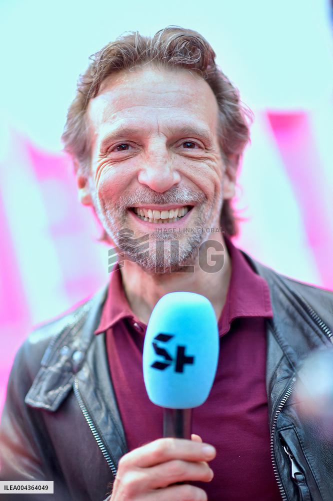 8th Canneseries - Pink Carpet