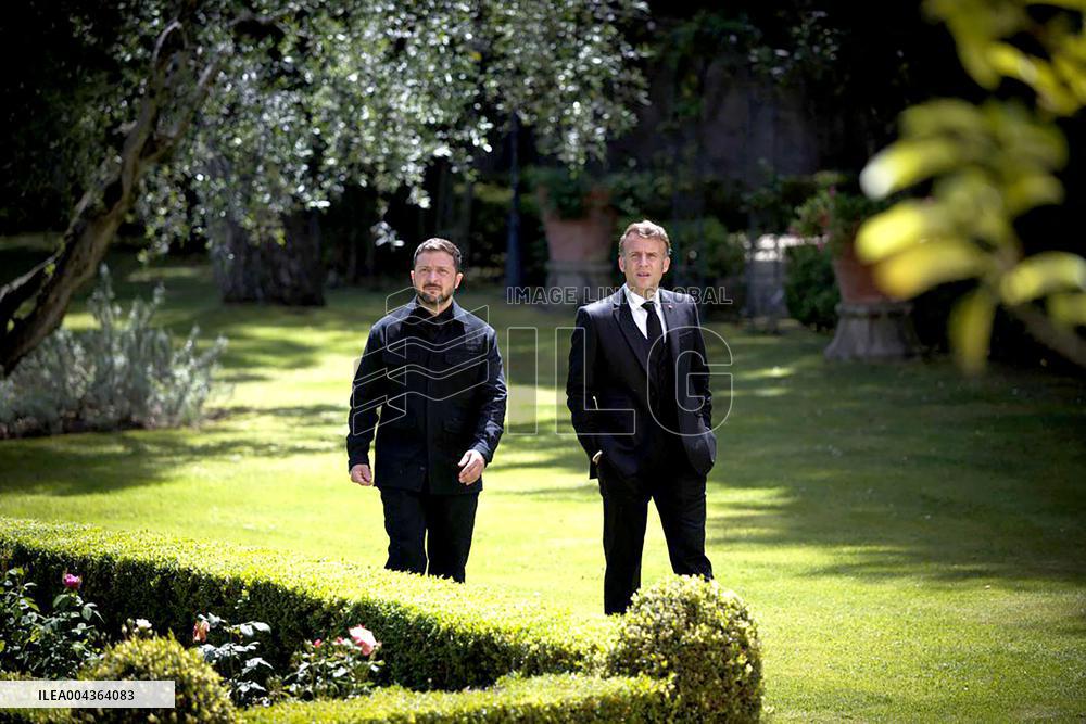 President Macron and Zelensky meet after the Pope s funeral in Rome