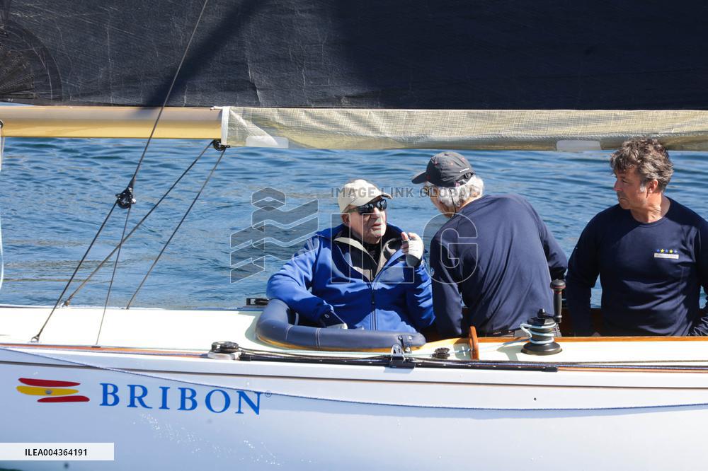 King Juan Carlos enjoys a new day of regattas - Sanxenxo