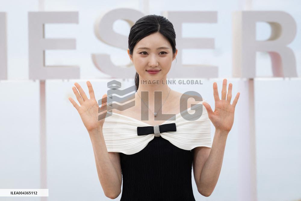8th Canneseries - S Line Photocall
