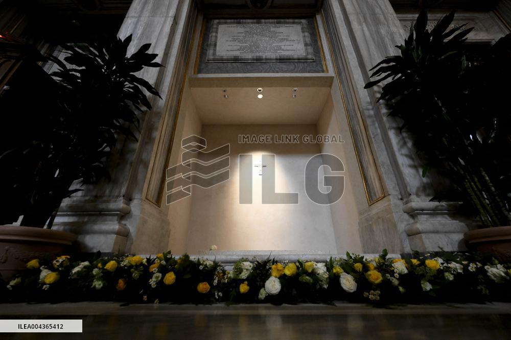 Vespers Service Inside St Mary Major Basilica - Rome