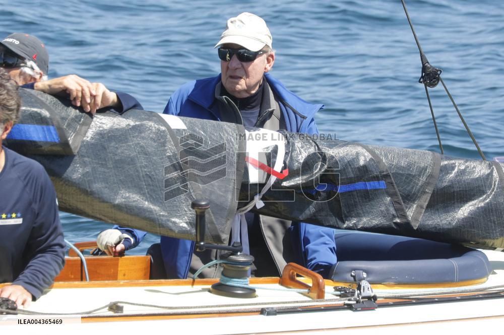 King Juan Carlos enjoys a new day of regattas - Sanxenxo