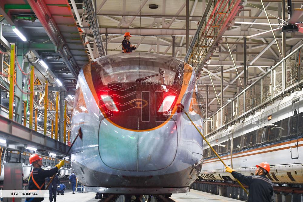 High-speed EMU Train Maintenance in Nanjing