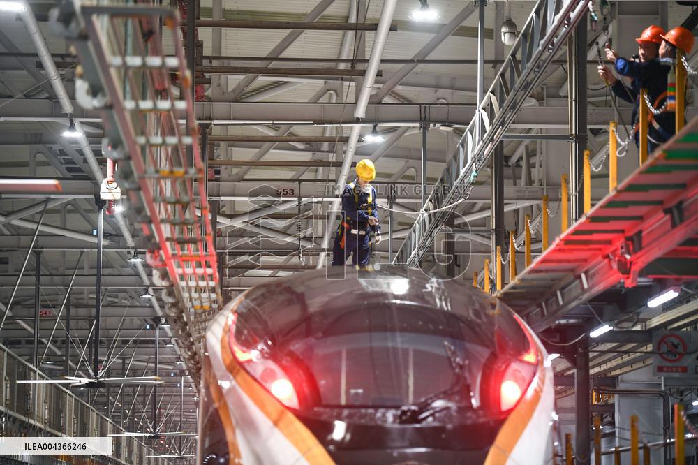 High-speed EMU Train Maintenance in Nanjing