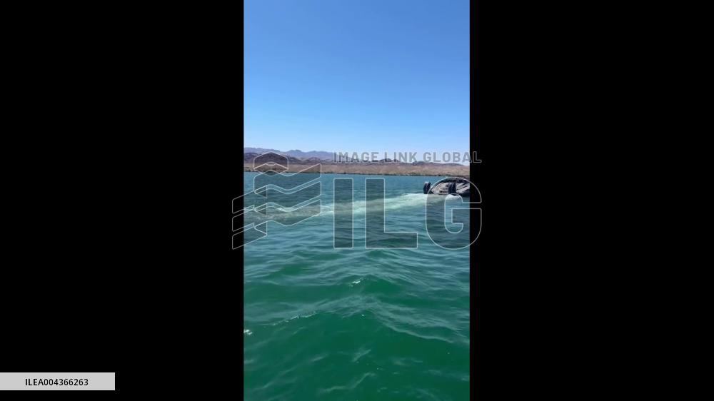 US: Speedboat Goes Airborne During Lake Havasu’s Desert Storm Event