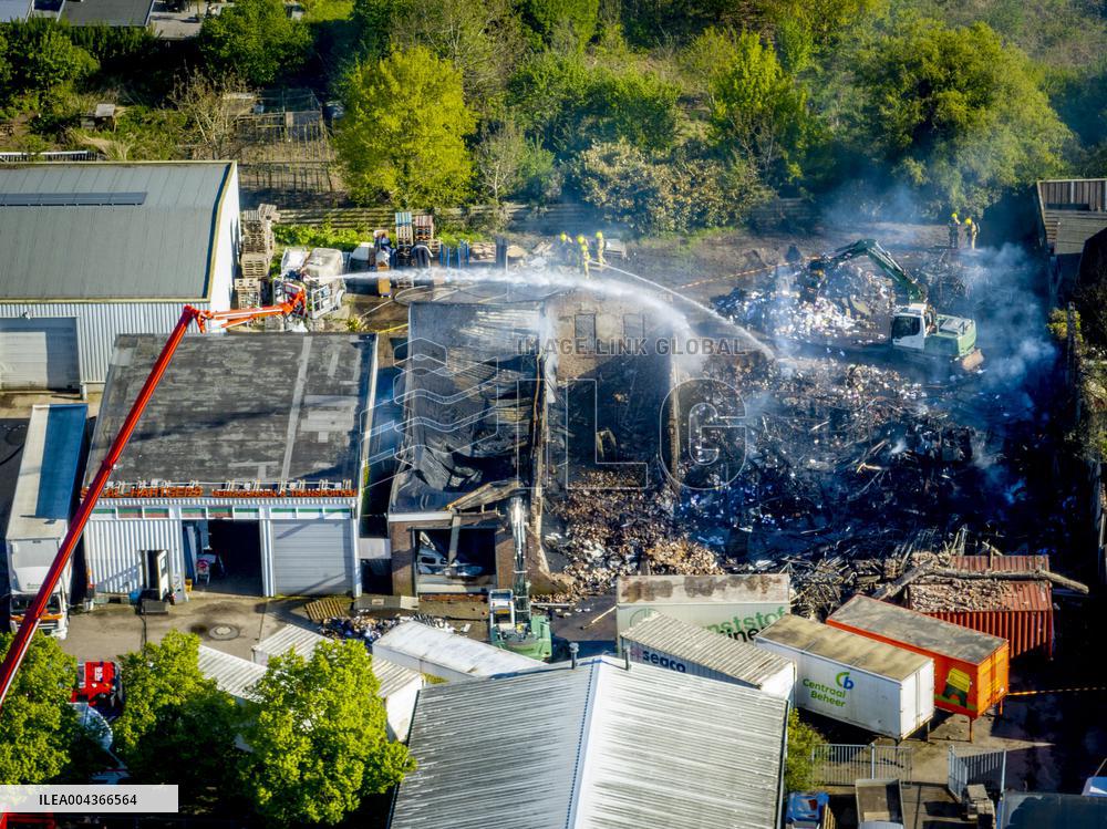 Fire Causes Smoke Pollution in Dutch Residential Area