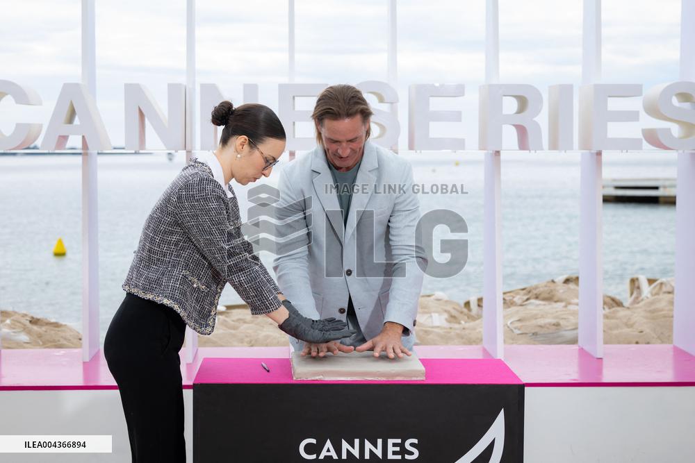 8th Canneseries - Duster Photocall