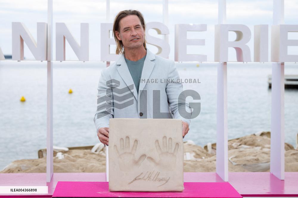 8th Canneseries - Duster Photocall