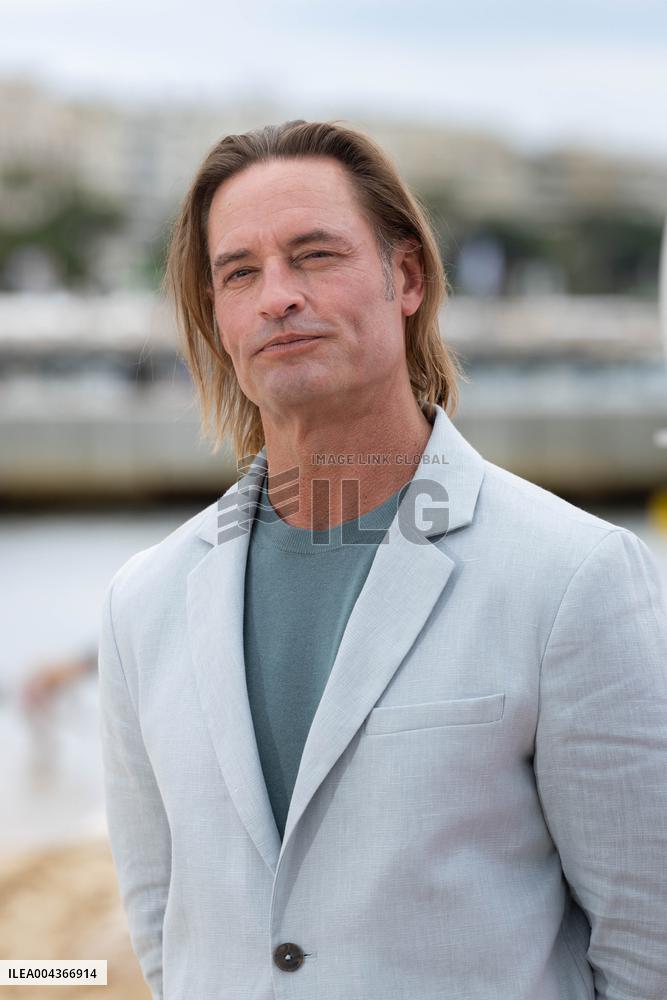 8th Canneseries - Duster Photocall
